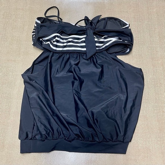 Tankini Top Size XLg - Picture 2 of 7